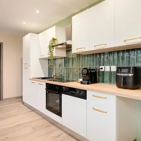 Lägenhet Vue Sur Le Palais - Gare Congres - Parking - T3